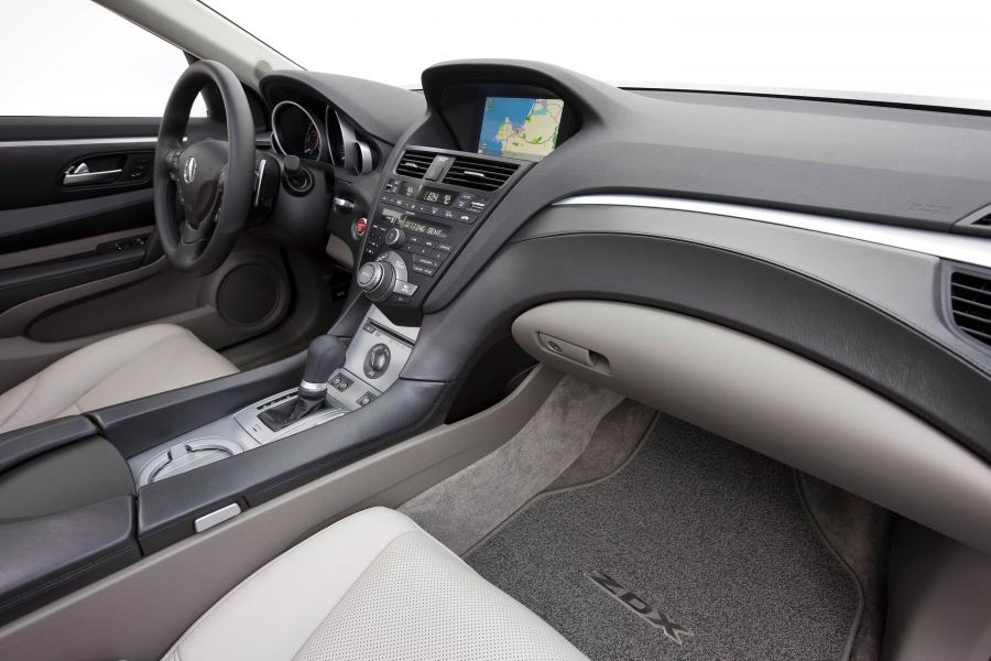 Интерьер Acura ZDX (YB1) 2009 года  (фото 7 из 200)